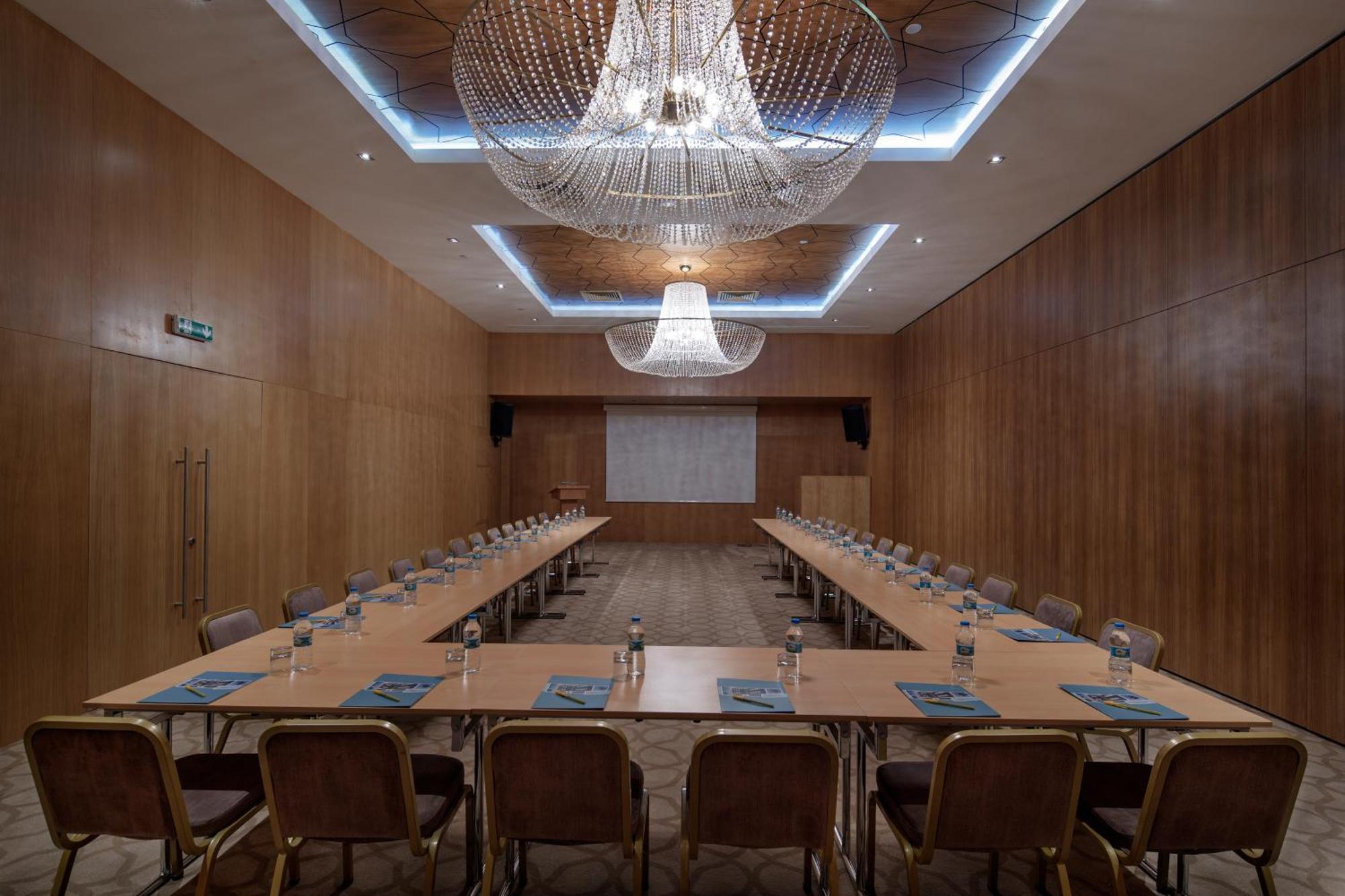 Wyndham Garden Diyarbakir Hotel Exterior foto