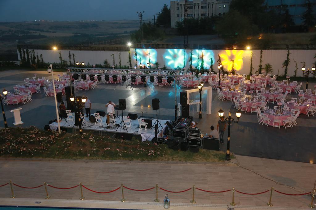 Wyndham Garden Diyarbakir Hotel Exterior foto
